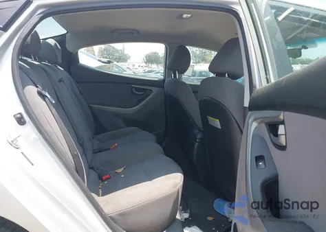 2015 Hyundai Elantra Se z USA, uszkodzony, nr VIN 5NPDH4AE6FH586470